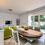 Alba By Interhome Umag